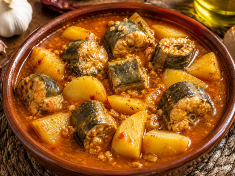 Traditional Valencian Eel All i Pebre